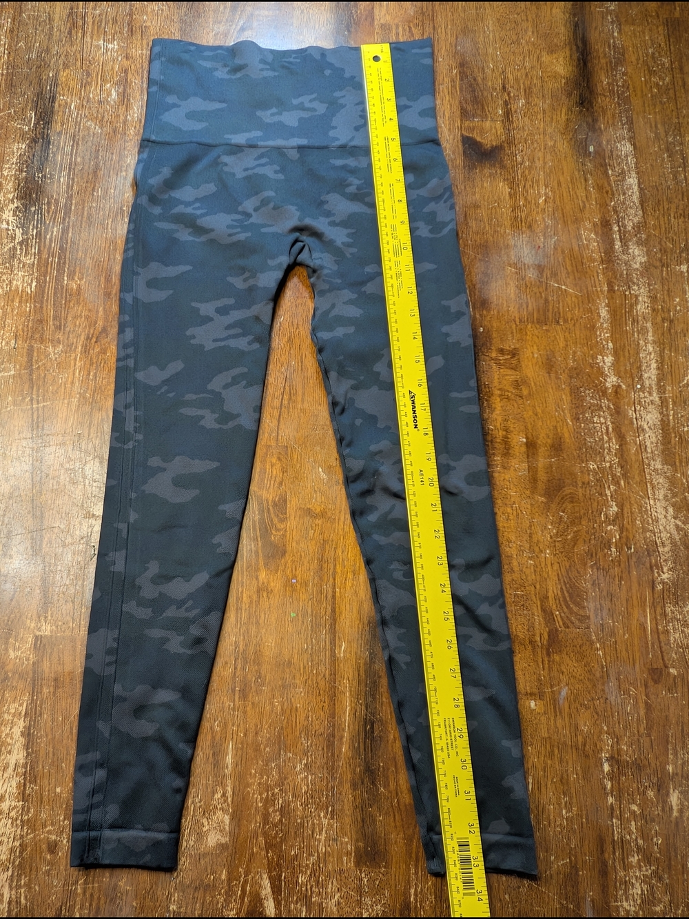 Spanx Look At Me Now Black Camo Leggings Womens Medium Compression Slimming Used - Picture 2 of 6